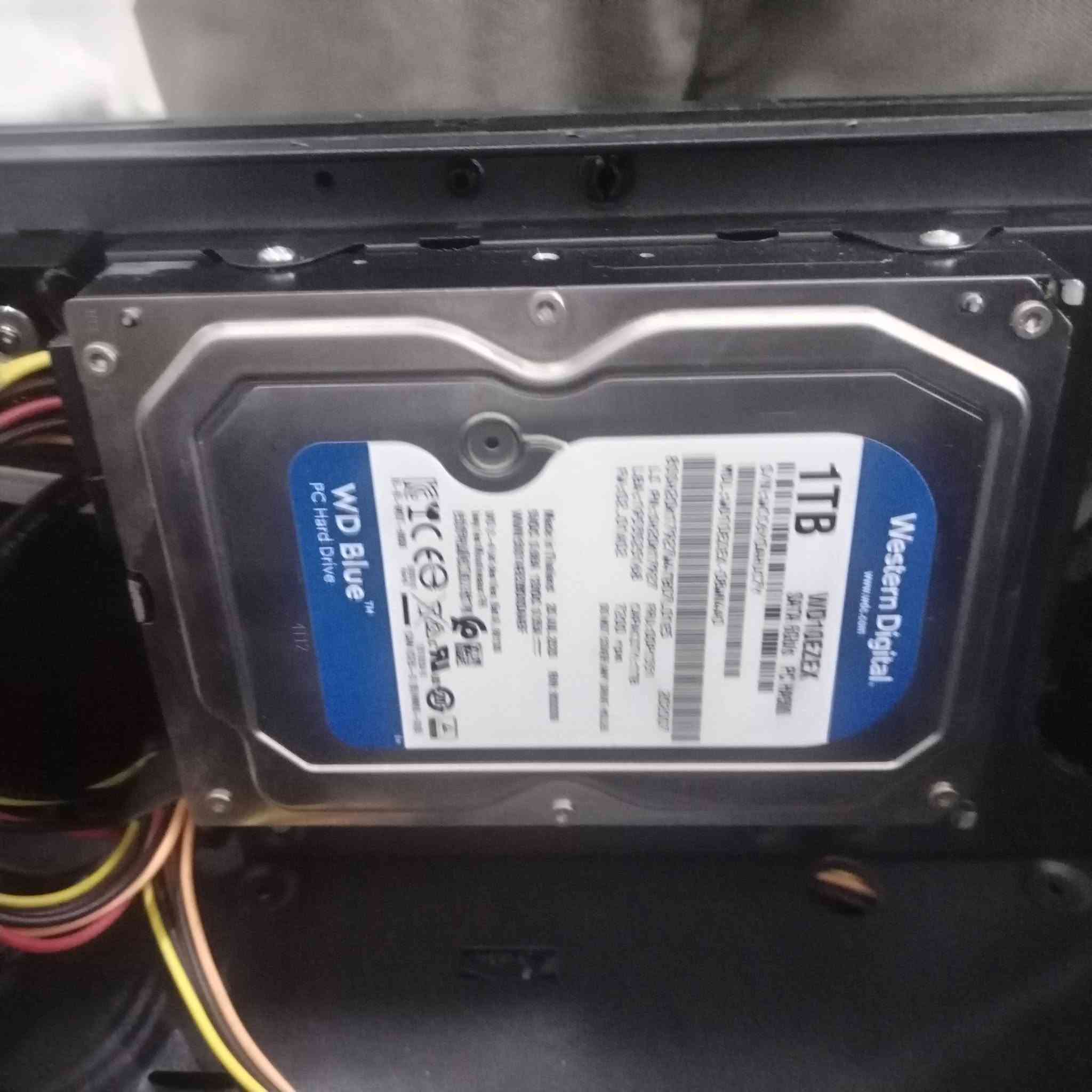 معالج: core i5 9400f جيل التاسع
السعر/70

رامات: 8gb ddr4 lexar
السعر/25

بورد: b360m gigabyte
السعر/50

تخزين:128 ssd
السعر/25

Hhd:1 تيرا
السعر/25

بور سبلاي:600w
السعر/ 35 

المروحه 500w 
السعر/ 25

الكس rgb 
سعر/ 35 

الاسعار قفل من الاخير مكاني بغداد غزاليه عندي توصيل ***********
اذا كلهن 260 قفلللللللل
