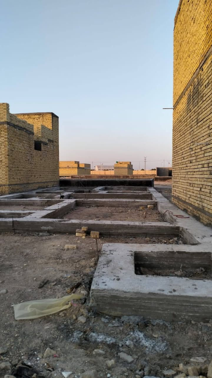 ٢٠٠م • واجهة ٨٫٧٥م • ١٧٠م عن سياج الجامعة