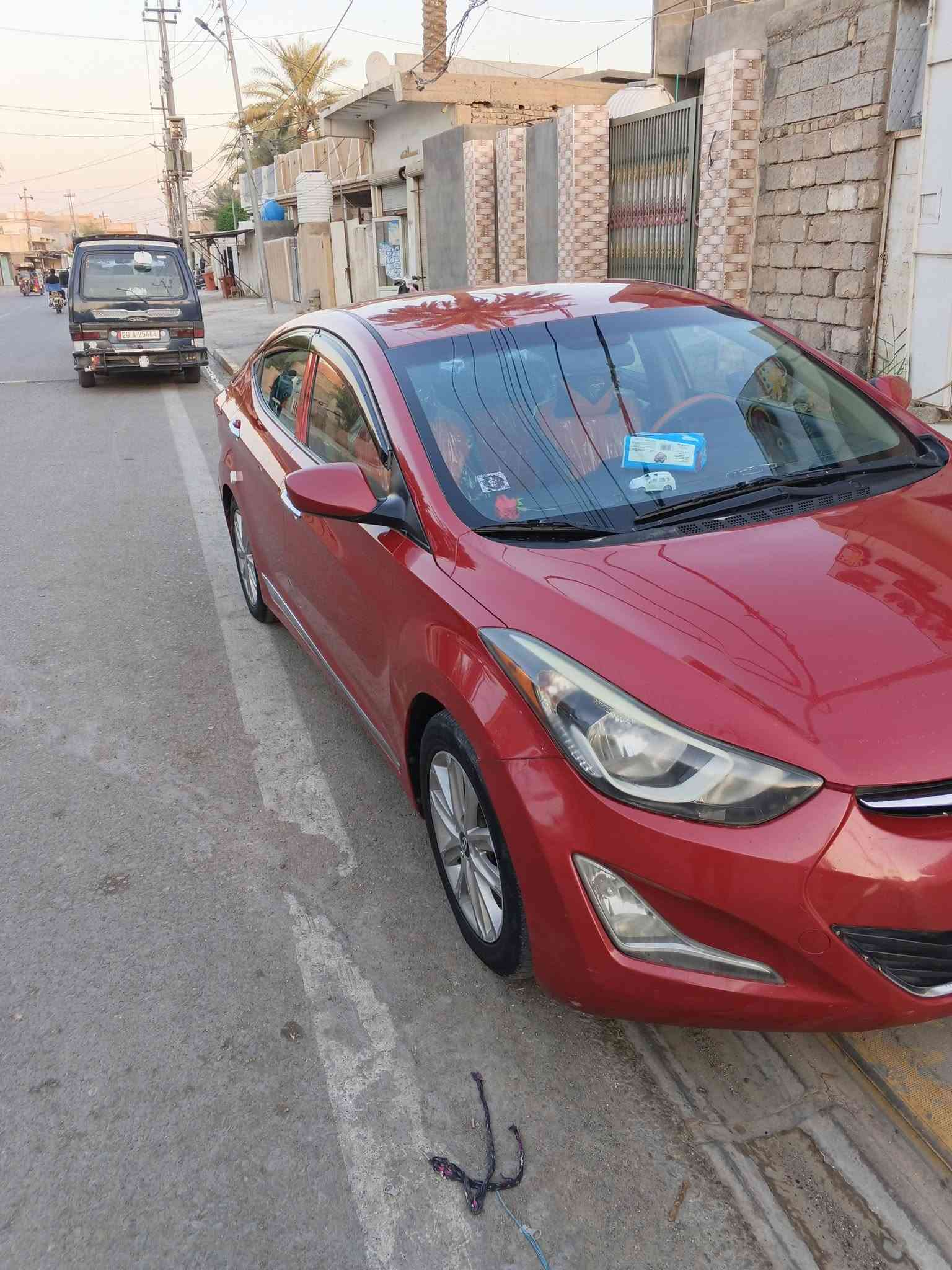 السلام عليكم ورحمة الله 
 للبيع لانترا موديل 16وارد امريكي داخلة للعراق كلين ونازلة من امريكا 160ورقة وانتة احسب ماشية 145بس بعدهة كلة بلاد بل عراق صار بيهة شخط باب السايق ونصبغ نص منة السيارة حلوة تخم تاير شاشة جديدة دوشمة جديدة صدر مال حديث لا صوت لا طبة ناعمة السيارة وكفالة عامة كير محرك بعدهن لا مفتوحات ولا بيهن فد مشكلة 
مكان السيارة ديالى ورقمهة ديالى رقم وهزة جدد السعر 115وبيهة مجال بسيط كلش حك الجية ***********
