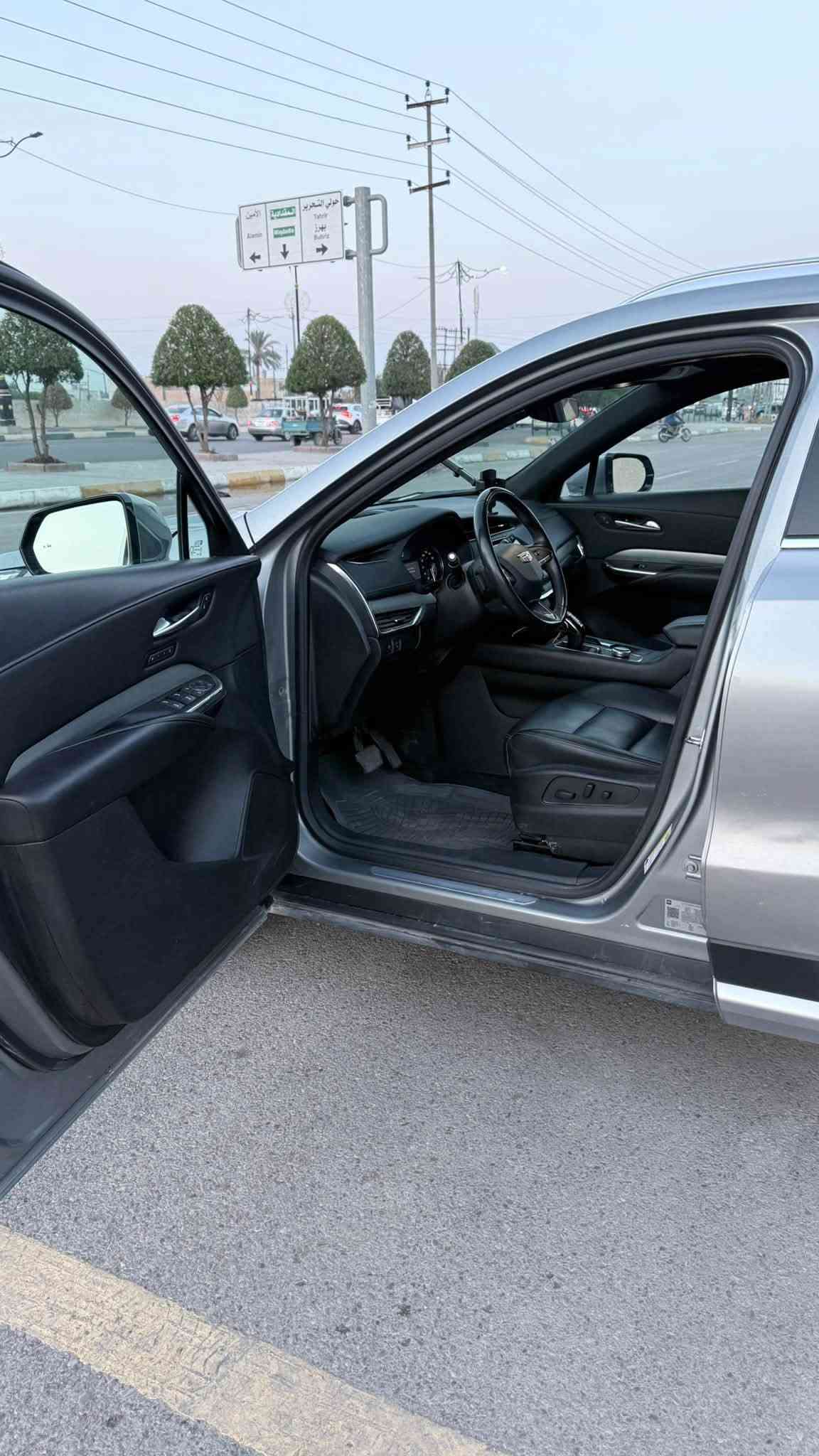 السلام عليكم من رخصة الادمن
2023 Cadillac XT4, Premium Luxury 

كديلاك للبيع او مراوس حسب القناعه 

  ضرر السيارة صار عندي باب وجاملغ صبغ  ومنزلك صور الضر وتجي  تفحص وتجيك عل راحتك السياره حلوه وخير من الله كامله  مكمله  ومرقم معوقين ديالى باقيلها سنتين وتصير حره اسويلك وكاله وتنازل بل سياره الكتاب بسمي واني المستورد مكاني ديالى بعقوبة المركز لاستفسار رقمي  ( *********** )تصل عليه وتدلل وعيوني الك
