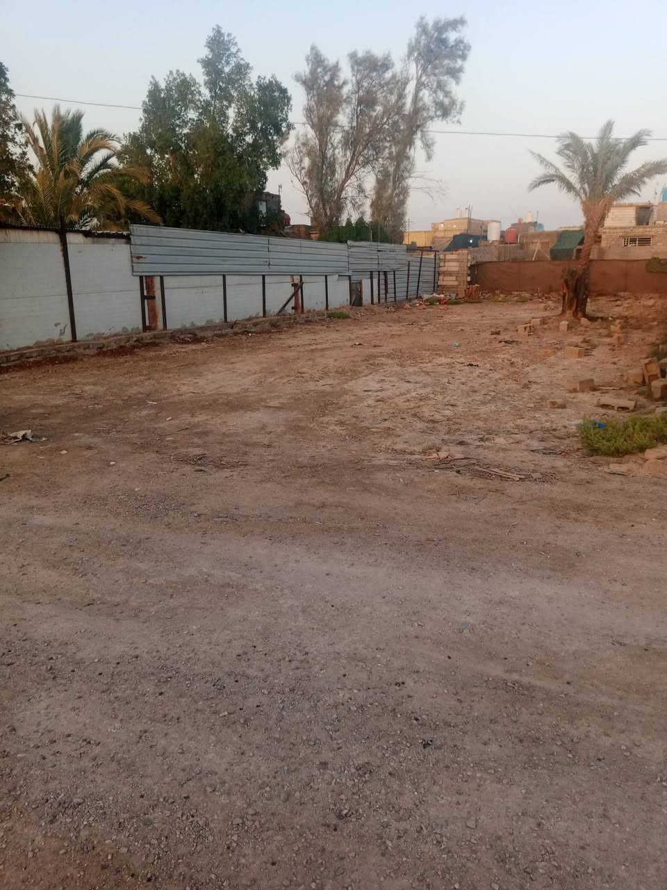قطعه للبيع بصخيين  مقابل طاقه   مسحته 300 وجه 11   رقمي ***********
