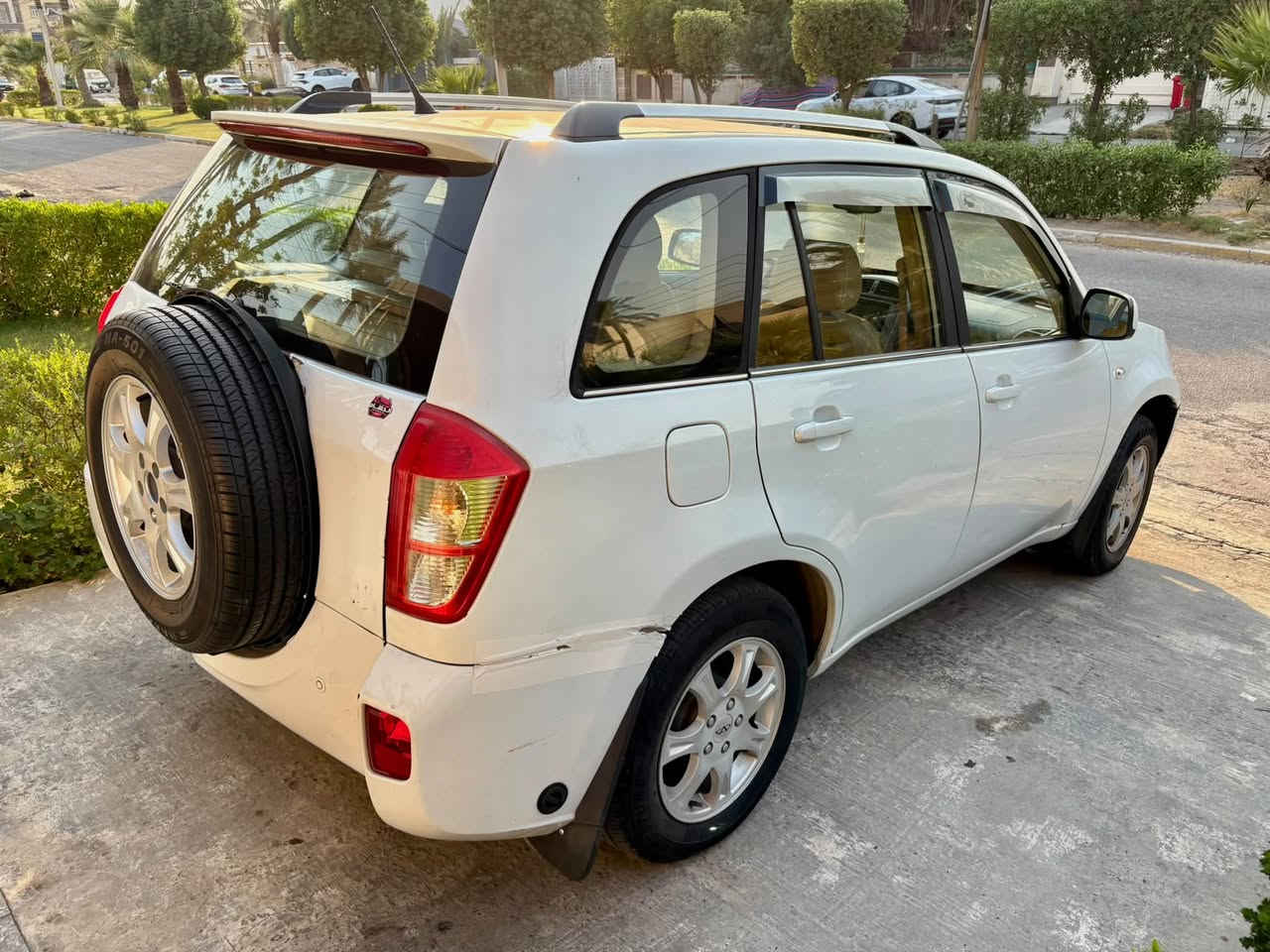 تيكو ٢٠١٣ ماشية ١٤٣ الف كيلو بدون صبغ فقط بارد بالباب الخلفي مال سبير
السيارة نظيفة وجاهزة وبدون خياس داخلها نظيف تبريد ثلج كير مكينه بحالة ممتازة صدر جديد الكهربائيات سليمة 100% السيارة شادلها منظومة غاز بالورشة الحكومية يعني تمشيك ٣٥٠ كليو بـ٩٠٠٠ دينار اقتصادية جداً وبدون اي دوانص. رقم الماني بغداد مشروع وطني سنوية لسنه ٢٠٢٨ 
 السعر ٥٨ وبيها مجال بسيط مكان السيارة البلديات 

***********
