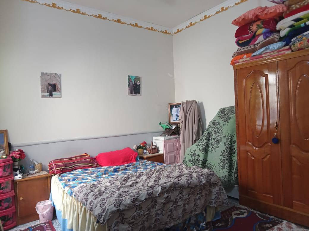 🏠 بيت للبيع – فرصة مناسبة للسكن 
📍 الموقع: حي الجوادين – شارع الإمام الصادق

📐 المساحة: 100 م²

يتكون البيت من:

• غرفة

• صالة

• مطبخ

• ديوانية

• صحيات

💧⚡🚰 جميع الخدمات متوفرة: ماء، كهرباء، مجاري.تبليط 

📌 البيت مناسب للسكن، وموقعه جيد وقريب من الخدمات.

📞 الإتصال فقت الشراي(  ***********)
