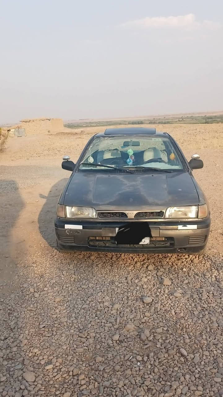 السلام عليكم للبيع  سيارة نيسان صني موديل 93 كير ومحرك شرط رقم كركوك سنويه ل 27 تاير امامي جديد خلفي نص عمر سياره ما ناقصه شي شغل وامش ملاحظه ترهم مراوس حسب القناعه المكان قضاء الحويجة ناحية الزاب للاستفسار على الرقم ***********
