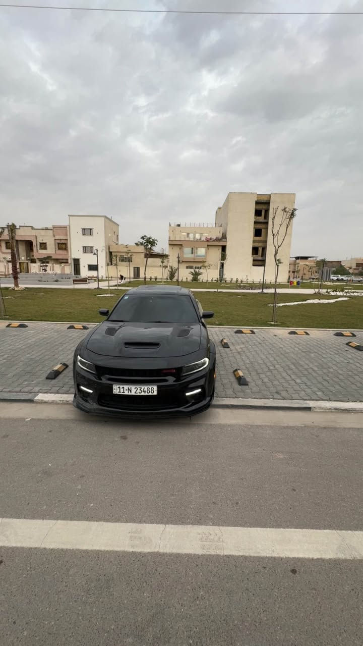 سكات باك وايد بدي اصل 2023 النداء الاخير
ماشيه 27 الف 
اورنج ادشن
فول مواصفات للاخير حته رادار امامي 
عليها اضافات :
 اكزوز كورسا اكستريم امريكي اصلي جديد
ولف حماوه مشموتو 82
شوته مفتوحة AFE
ستريس بار SRT
اويل كاج كان بوليت 
اويل برثر
دركة RPM كاربون فايبر اصليه
سقف روز
كفاله كير ومكينه  
السعر 325 
*********** البصرة, العراق
