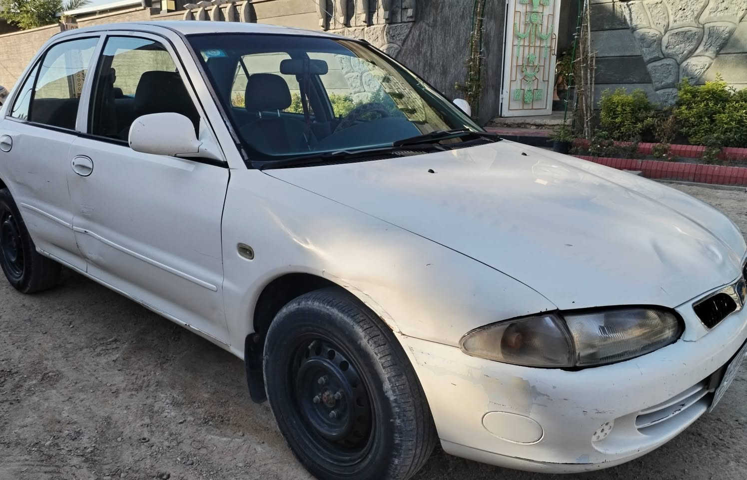 بروتون للبيع موديل ٢٠٠٢ مشروع وطني  رقم بغداد بأسمي كير ومكينه شرط فول  كير عادي  طخم تاير جديد باتري جديد داخل السيار  جديد مثل ما موضح بالصور السياره بدون قطرة صبغ. 
السعر 42$ / المكان الانبار: قضاء حديثة 
الاتصال  ***********
