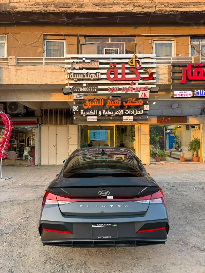 النترا 2025 ماشية زيروو لون اسمنتي
السيارة جديدة جداً بعدهة بعطر الوكالة 
وتصليحهة كلة وكالة مال تفصيخ كلشي راجع بلادي بالسيارة يرغي نقص مابيهة 
حادثهة كما موضح بالصور جاملغ وبنيد بدون دواخل شواصي مكفولة وايرباك دركة فقط وراجع كبسولة كاملة يعني سستم
مواصفات sel المعروفة 
145 وبيهة مجال 
للاستفسار 
***********
