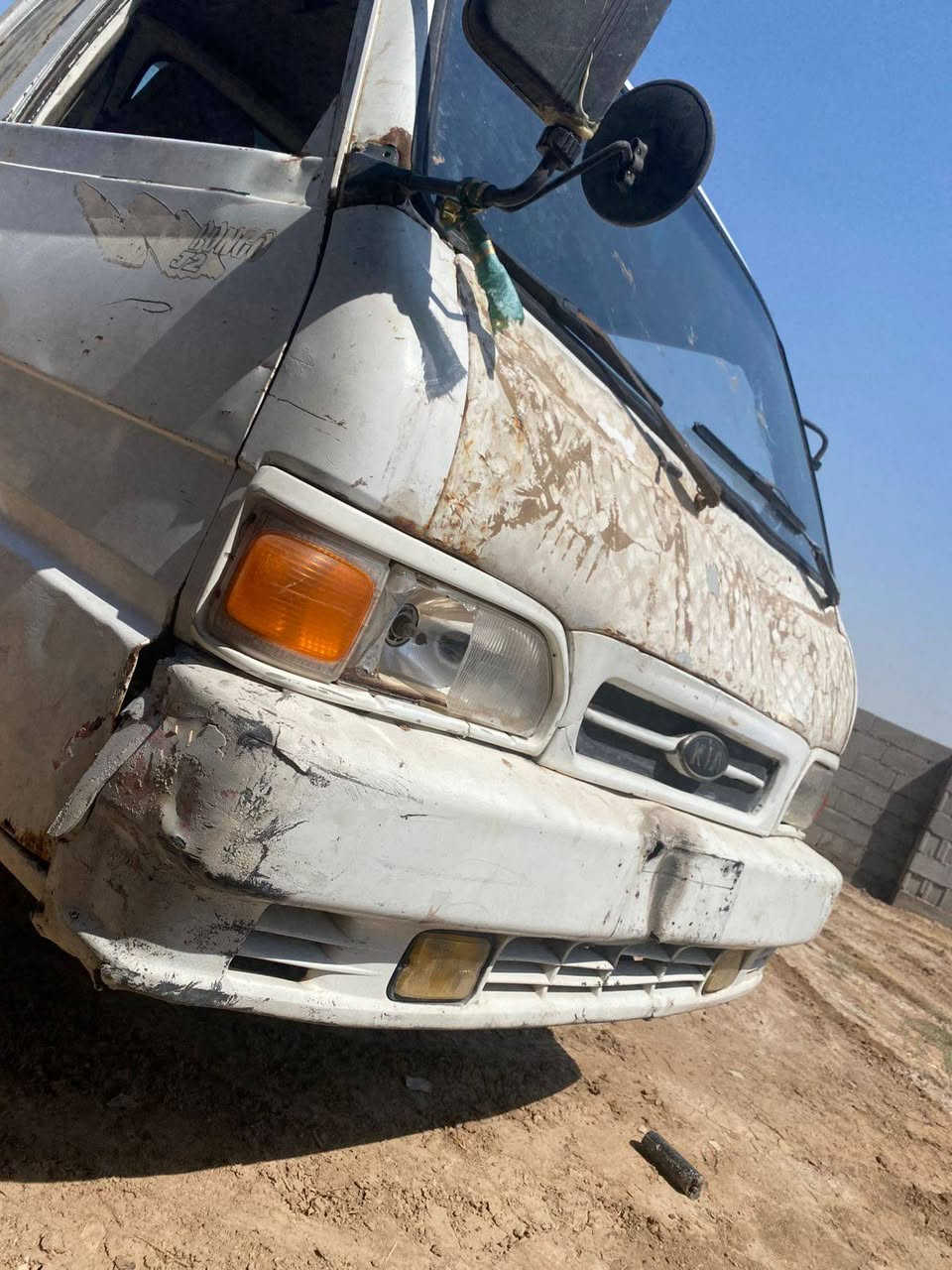 السلام عليكم كيا حمل للبيع شوفت عينك ابيعلك كوم حديد سيارة  شغاله  شاصي مكينه كير كفاله للاستفسار اتصل علئ الرقم***********
