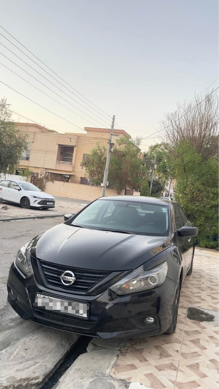 NISSAN ALTIMA SR 2018 – MIDNIGHT EDITION 

سەیارەیەکی جوان و سپۆرتی، بە مواسەفاتی SR Midnight Edition
‎مۆدێل: 2018
لەسەر سۆنەر دەیفرۆشم موشتەری نی بێزارم مەکە
٩٣ وەرەقە قفل بێ مەجال 
٤ پارچەی ھەیە و پشتی ھەیتی
ناو حەوزی تۆزەکە ھەیتی 
بێ ێرباگ 
نەرمە تەزرەکی ھەیە بە چاو دیار نیە لە سەقفی
جۆر: Nissan Altima SR
‎ پەکێجی: Midnight Edition
مەکینە: 2.5L – 4 سلێندر
گێڕ: ئۆتۆماتیک CVT
Drive: FWD
ڕەنگ: Midnight / ڕەنگی تۆخ
ڕیم: SR Sport Wheels
لایت: LED
Sunroof: هەیە
Push Start: هەیە
Keyless Entry: هەیە
Cruise Control: هەیە
 کامێرای دواوە: هەیە
شاشەی ناوەڕاست: هەیە
کۆنتڕۆڵی فرمان: هەیە
Bluetooth / USB: هەیە
Air Conditioning: هەیە
Airbag: هەیە
‎ ناوەوە: ستایلی سپۆرتی SR

🖤 Midnight Edition بە تایبەتمەندییەکانی ڕەنگ و دیزاینی تۆخ، ڕیمی سپۆرتی و ستایلی جیاواز.

1N4AL3AP5JC160292 ژمارەی شانصی
‎📌مۆدێل: 2018
‎💰 نرخ: [93 قفل ]
‎📍 شوێن: [ھەولێر ]
‎📞 ژمارەی پەیوەندی: [***********] أربيل, العراق

