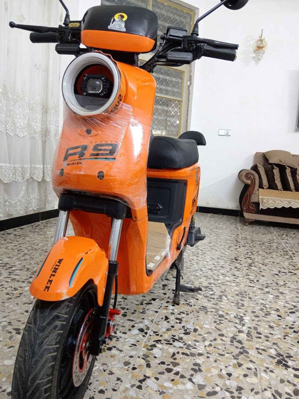 سلام عليكم دراجه شحن R9مشتريه قبل شهرين دراجه جديده السعر 450 قفل للاستفسار على هاذ الرقم
***********
