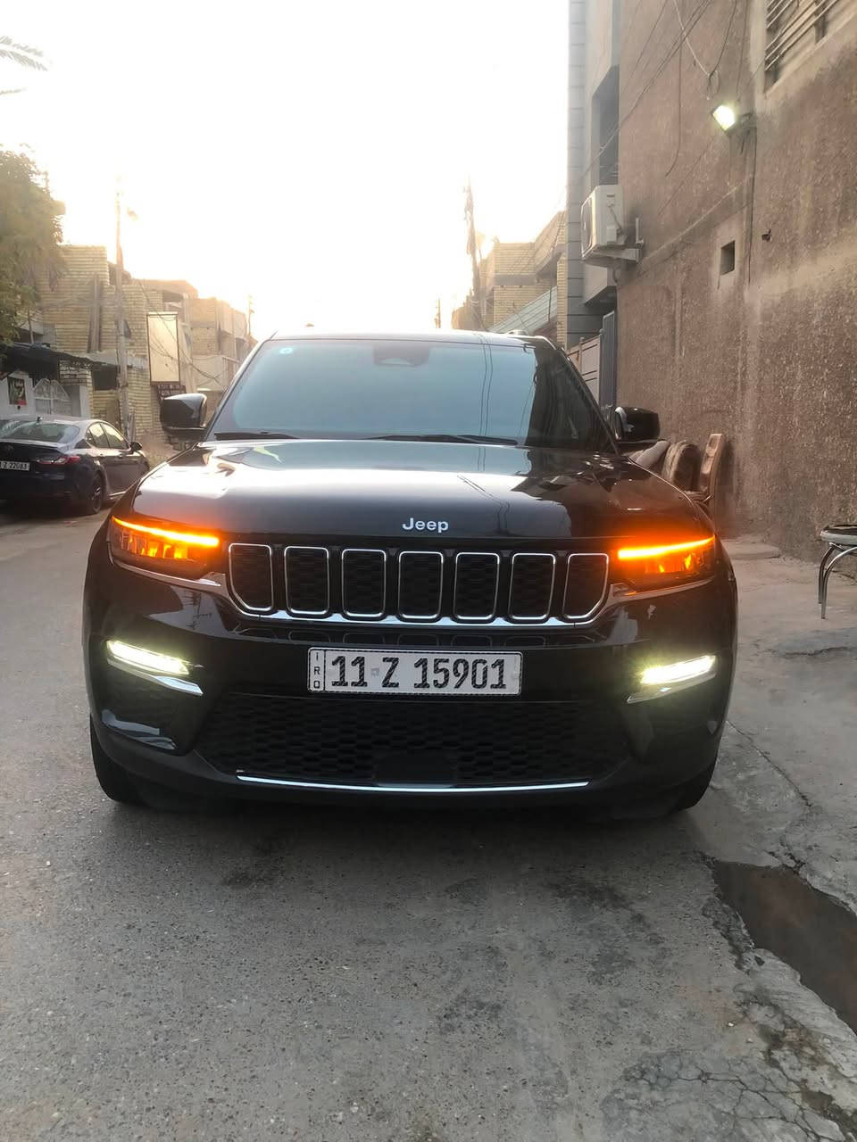 سلام عليكم جيب شيروكي هايبرد 2024 فول 1/1
محرك 2000 تيربو  رقم بغداد بأسمي تحويل ثاني يوم فول مواصفات  بصمه بانوراما تحكمات ستيرن رادار أمامي وخلفي وجانبي كشنات جلد وكهرباء تدفئه تبريد وبعد بيها هواي موصفات 
حادثها جاملغ مبدل ومصبوغ وبنيد مصبوغ ولباب رش فقط بدون دواخل بدون ايرباك بدون نقص
تخم تاير ويل جديد 
ماشية 30 الف ميل
السعر 285 وبيها مجال
العنوان شهداء السيديه
الرقم *********** 
***********
