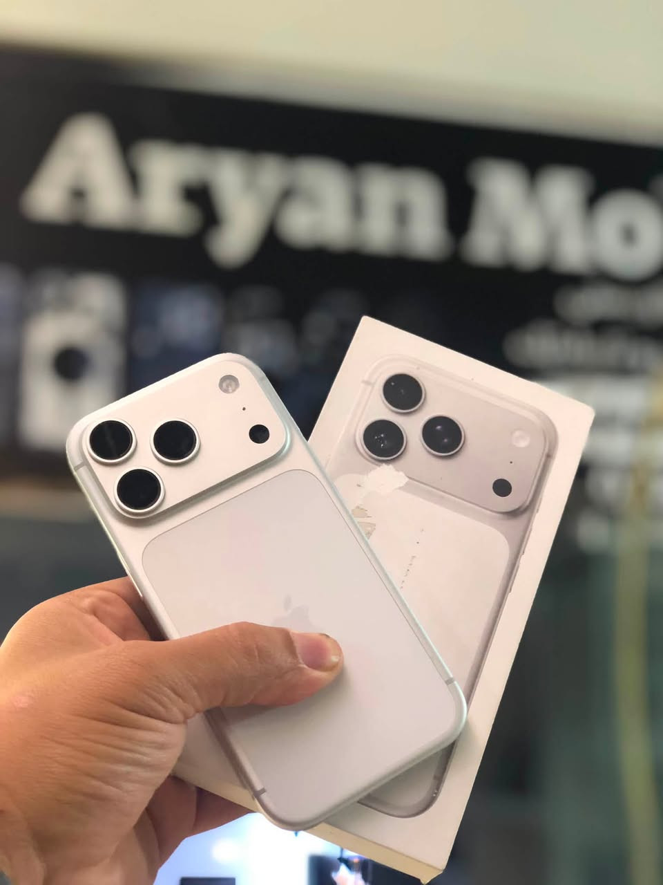 Iphone 17 pro
256gm
1sim
مقفول من شريكة الجهاز جديد بعده 
سعر ٧٠٠$
***********
