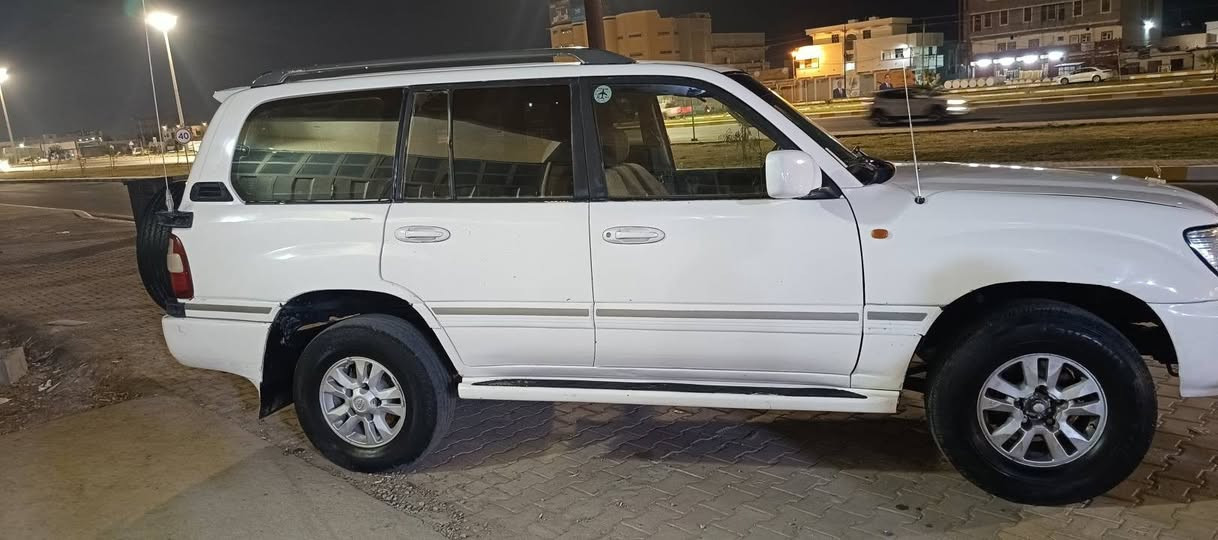 لاندكروز 2001 قطري كير عادي
صبغ عام بدون كلبه او. تجيه. 
صدر خلفي امام. تخم. تاير 
تبريد سياره. جاهزه.  العنوان رمادي 5كيلو 
***********وات ساب
