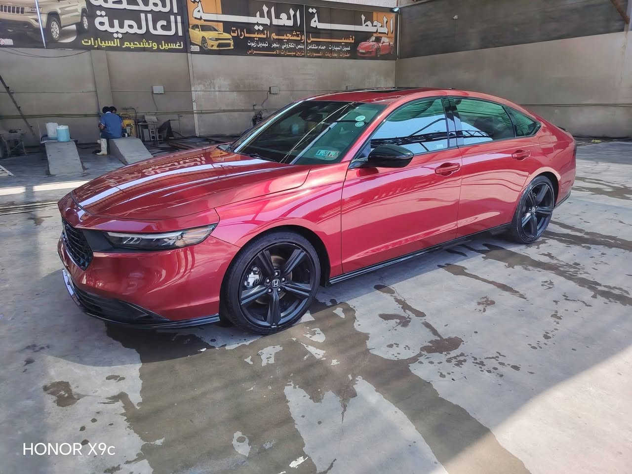 السلام عليكم شباب هوندا اكورد موديل ٢٠٢٤ سبورت L
ماشيه ٢٥ الف السياره جديده لوك ضرره جاملغ عكس السائق وبنيد  مبدلهن ومصبوغات شرط بدون دواخل بدون ايرباك كله سليم السياره لوك جديده بدون نقص بدون شخط بدون بارد غير ضرره كله بلاد اي كلوب ممشتغل بالدشبول وين تحب تفحص افحص رقم اربيل الدولي هزه وسنويه ورقم كله جديد السعر 197$ وبيه مجال *********** مكان السياره بغداد
