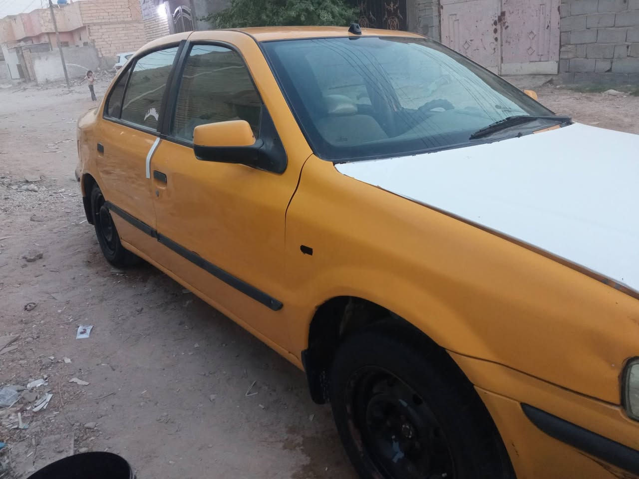 السلام عليكم
سمند موديل ٢٠١١  رقم انكليزي بابل بسم اخوي مصرفه هئيه وغرامه مكينه وكير وتبريد وصدر امامي  وهاوزنات خلفيه كهربائيات شغاله ناطق  بيع او مراوس

مكان كربلاء السعر ٢٧ وبيها مجال  ((***********)

نص مكتوب في الصور:
- الأحد