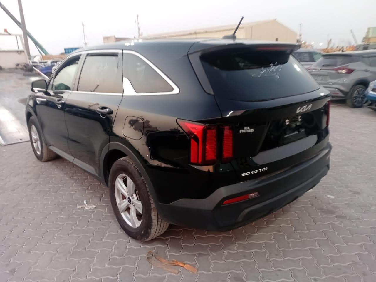السلام عليكم 
سيارة سورنتو 2023 
مواصفات LX
السيارة 4 سلندر 
2500 تنفس طبيعي 
السيارة 7 راكب 
التبريد 3 قطع 
اشاير بالمري 
رادار امامي وخلفي 
حساس جوانب 
السيارة تشغيل سويچ
الويل حجم 16
مثبت سرعه 
مانع منحدرات 
شاشه ابل كاربلي واندرويد اوتو 
تحكم ستيرن 
كير ومكينة وحداديه كل مكفول 
تبريد ثلج 
تخم تاير جديد 
بيع فقط بدون مراوس 
السيارة رقم اربيل 
تريد وكالة تريد تحويل 
السيارة سعرها 190 وبيها مجال 
للأستفسار 
***********
