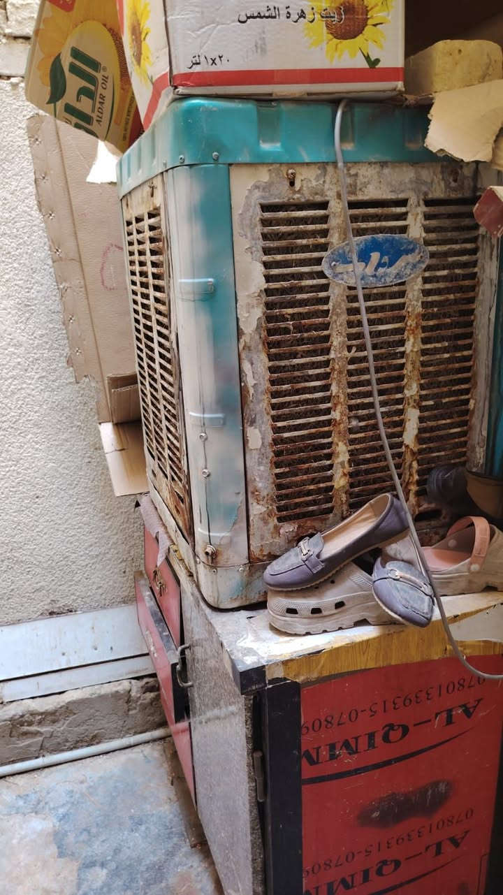 وينة ليدور بلاش 🙂مبردة حديد صغيرة وغسالة تشتغل كلشي مابيهة بس تنشيف عاطل ثنينهن ب  50   ألف  وبيهن شوية مجال   مكانهن حي لمكرمة مكتب رشيد للأستفسار لاتصال علرقم بي واتساب ***********
