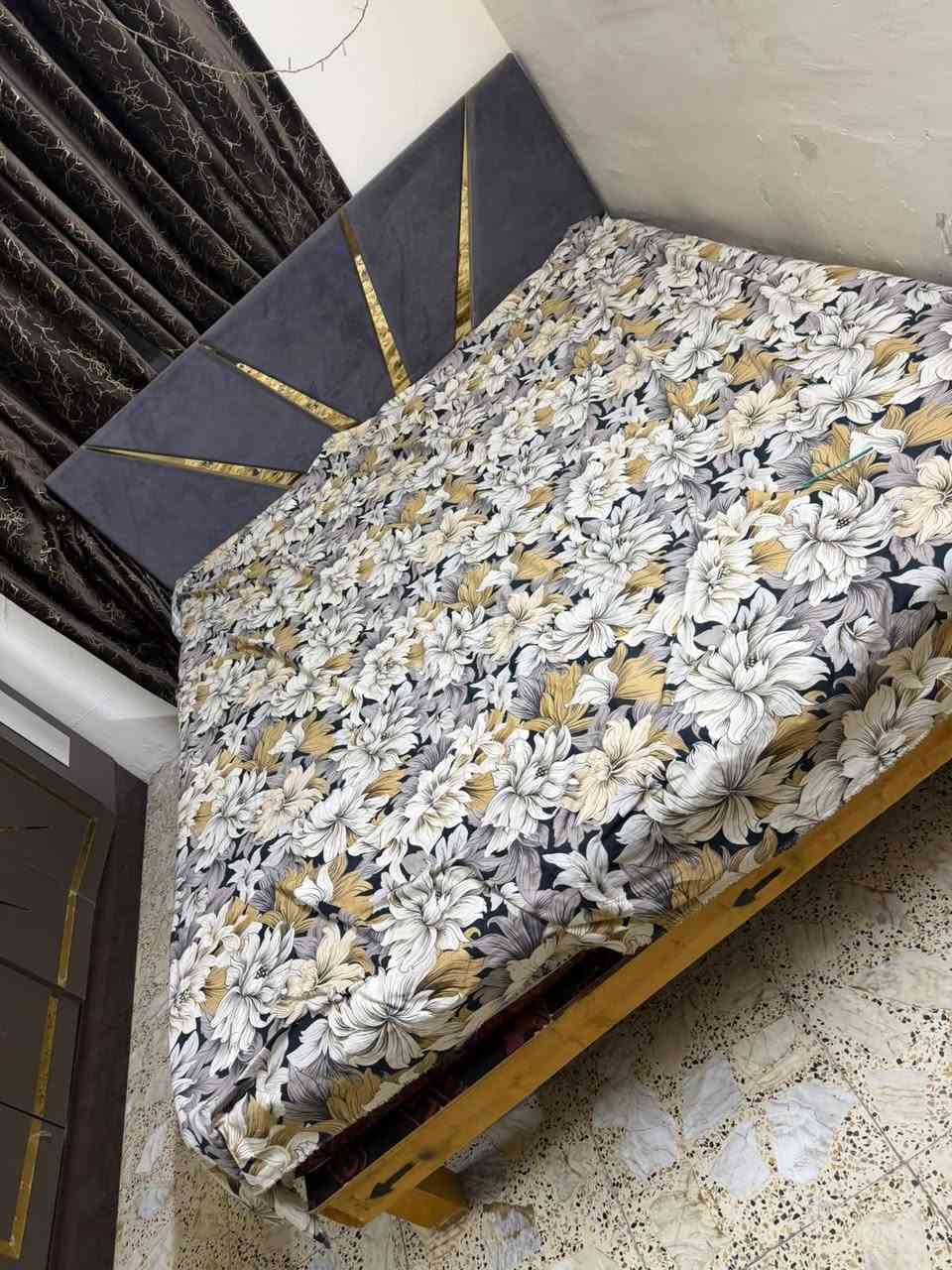 غراض للبيع المكان بغداد الجديدة ***********
