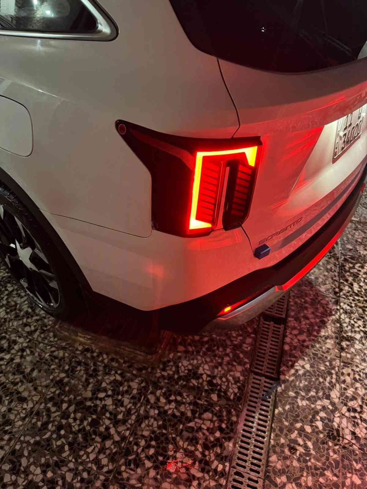 🔥🔥 للبيع المباشر | كيا سورينتو 2025 فول مواصفات 🔥🔥
🚘 كيا سورينتو موديل 2025 🇰🇷 وارد خليجي ⚙️ 6 سلندر 📍 ماشية 22,000 كم فقط 👨‍👩‍👧‍👦 7 راكب 🛋️ جلد + كشنات تدفئة وتبريد 📦 صندوق خلفي كهربائي ⚙️ جير ماوس 🛞 ويل 20 ❄️ تبريد ممتاز 🛡️ كفالة عامة
✨ سيارة نظيفة جداً، مواصفات عالية، ومناسبة للعائلة والسفر والاستخدام اليومي.
💰 بيع مباشر وبسعر مميز للجادين 📍 بغداد – الرئاسة 📞 للاستفسار والتواصل: ***********
🔥
