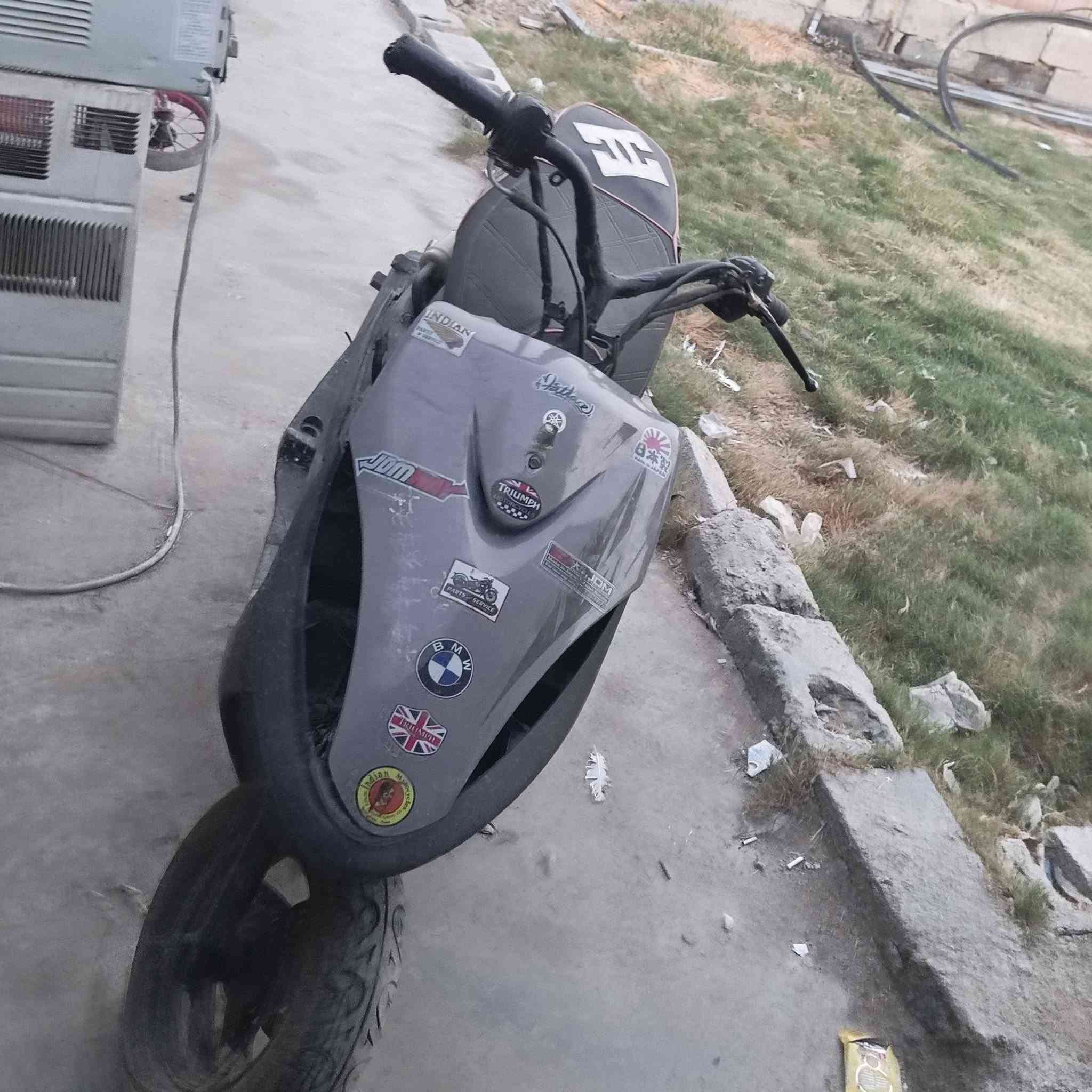 سلام عليكم دراجه للبيع شغاله شلعه ونشاط كفرات صفاحيات كامله موجودات دراجه يرادلهه كعكه  لو صلنصه   السعر 250 وبيها مجال قليل  
مكاني بعقوبه التحرير زراعي
