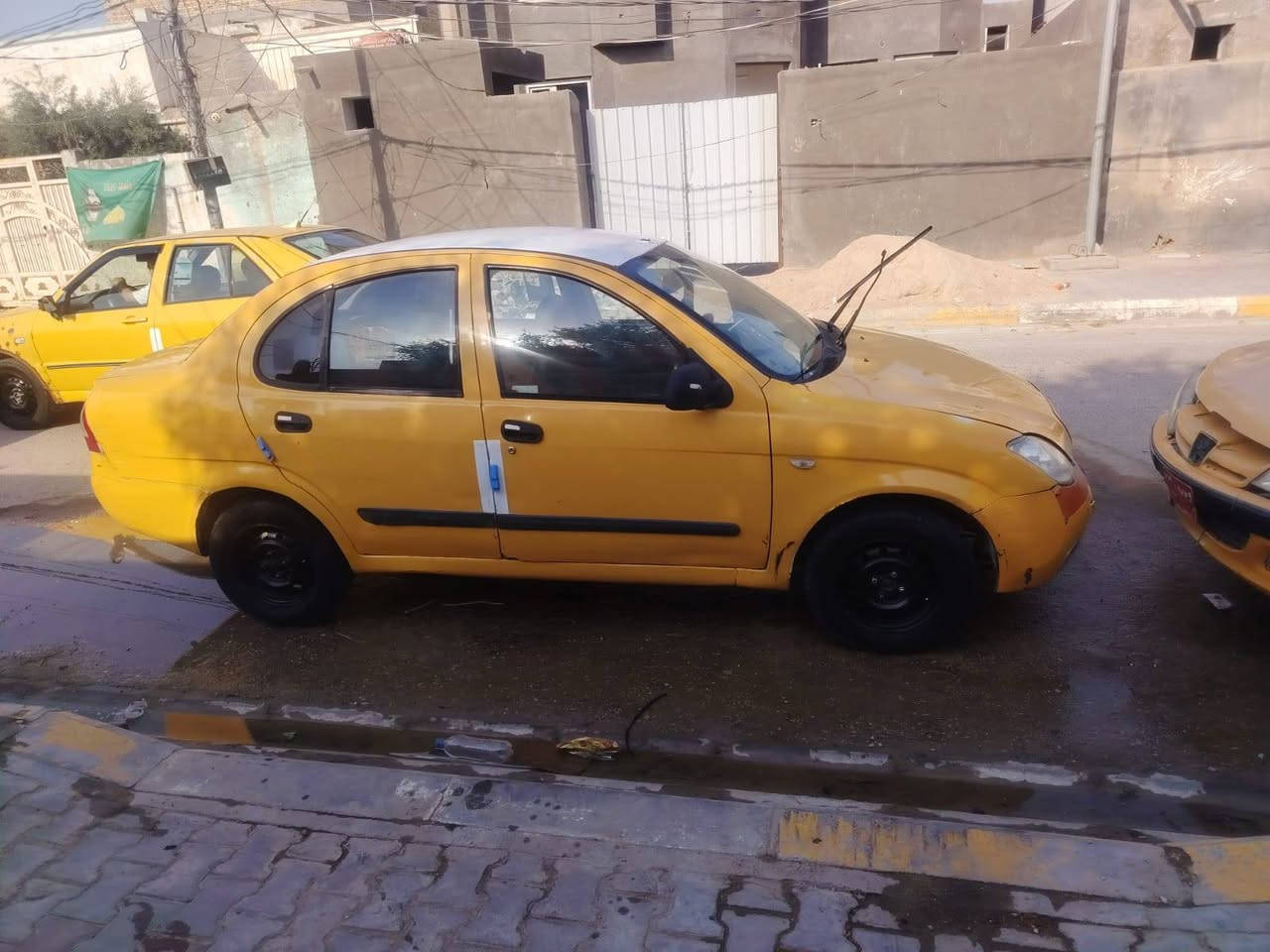 موديل 12 جاهزه مانقصها شي مكينه وكير وتبريد شرط حداديه أمامي وخلفي جدد تخم تاير جدد السعر28 وبيها مجال بيع او مراوس مكان السياره سماوه رميثه ***********
