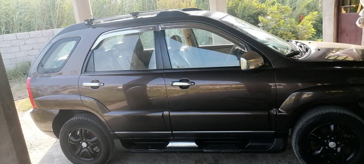 سلام عليكم
سبورتج 2008 مكينه 6 سلندر 2700 رقم بغداد باسمي 
مكينه وكير وشاصي واكسل وكشر مكفوله بيهه
طخطخات بسيطه سياره حلوه مال بيت
السعر 100 وبيها مجال للشراي بي خير ويدلل
المكان بغداد المحموديه 

***********
***********
