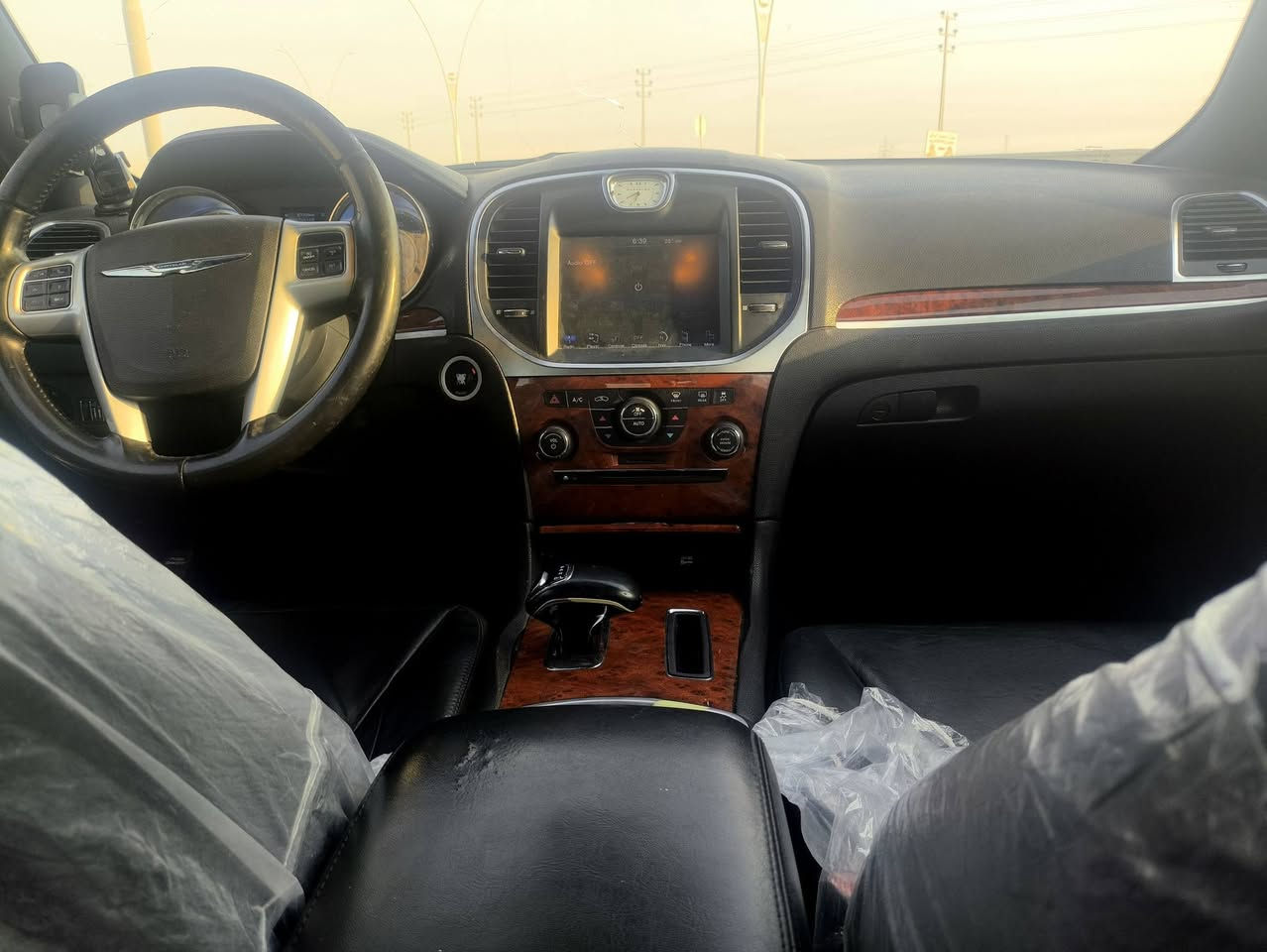 اوباما 2014 السعر50قفل 
بيع مستعجل جوة السوگ 
جاهزة من كلشي بدون نقص
دخول جديد ونضيفة السيارة
محرك3600يعني 6سلندر
ادوات گصة جنطة العنوان البصرة
للاستفسار اكثر ***********
فقط بيع بدون مراوس
