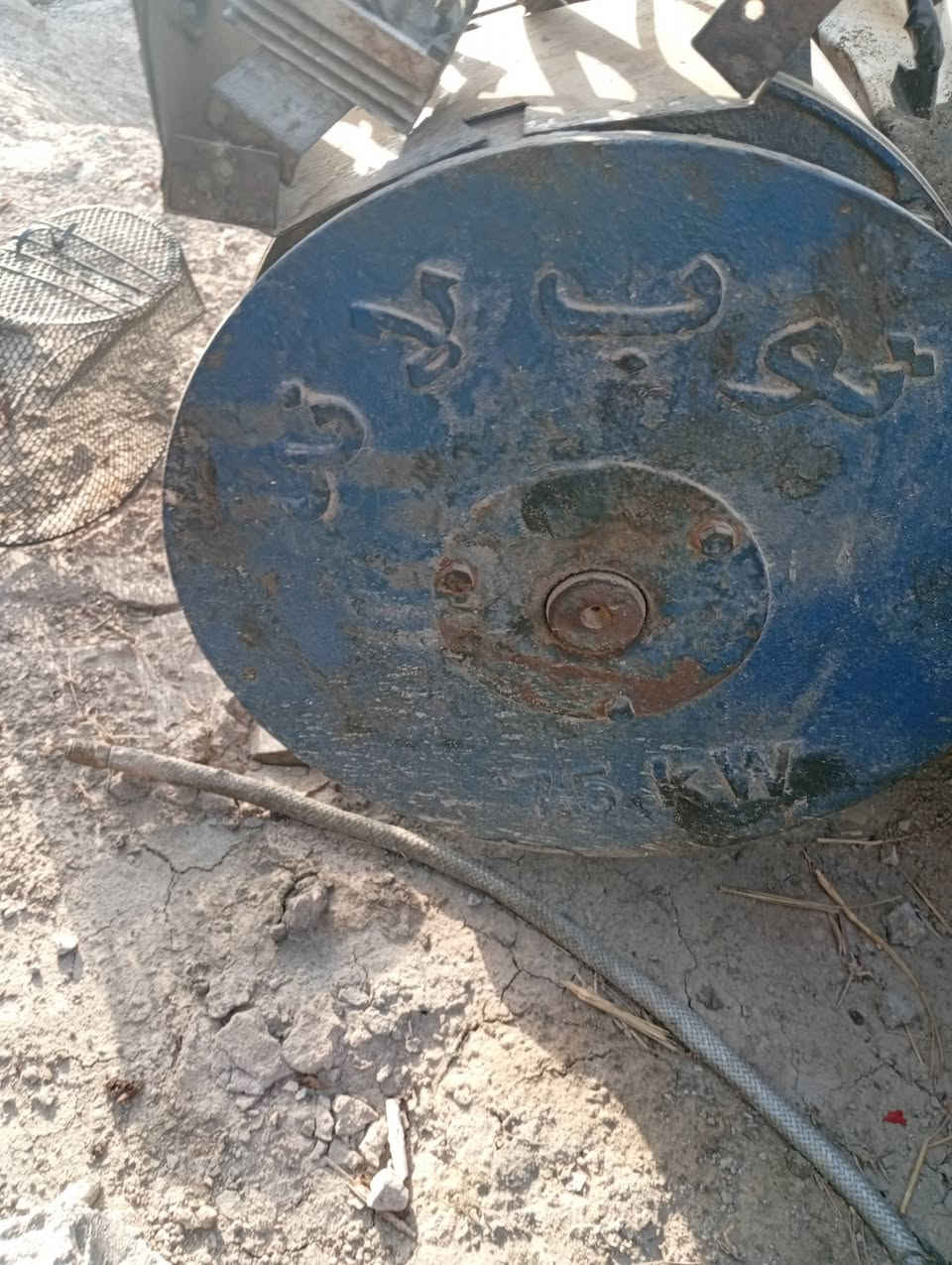 مولد هندي 10كيفي جديده للبيع عنوان بابل النيل قريب على مدينة الألعاب كوين بارك رقم الهاتف ***********سعر300وبيه مجال
