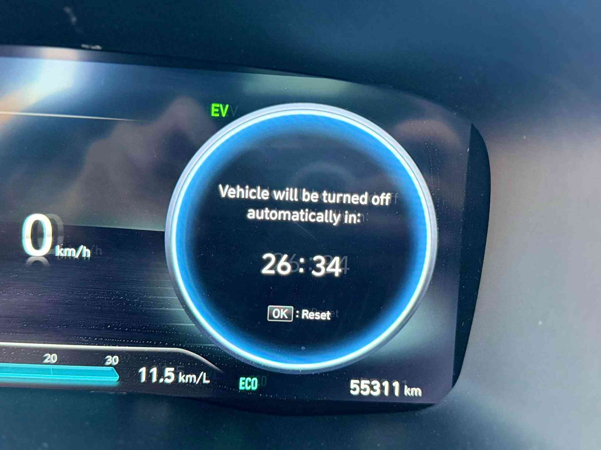 🚘 للبيع هونداي سنتافي 2023 هايبرد تيربو – وارد أمريكي 🇺🇸

🔹 الموديل: 2023
🔹 الوارد: أمريكي 🇺🇸
🔹 المحرك: 1.6 تيربو هايبرد
🔹 الدفع: رباعي HTRAC
🔹 القير: أوتوماتيك
🔹 اللون الخارجي: أبيض 
🔹 الداخلية: أسود ملكي 
🔹 الممشى: 60,000 كم
🔹 اللوحة: بغداد دولي 
🔹 الملكية: باسمي مباشر تحويل 

✨ المواصفات والتجهيزات:
• فل أوبشن
• حساسات أمامية وخلفية
• مثبت سرعة
• كاميرا خلفية
• شاشة أصلية
• دخول وتشغيل ذكي
• تحكم بالمقود
• مقاعد كهربائية
• تدفئة مقود 🔥
• تدفئة جميع الكراسي 🔥
• تبريد وتدفئة المقاعد الأمامية ❄️🔥
• فتحة سقف
• أنظمة أمان متعددة
• نظام HTRAC للدفع الرباعي
• نظام هايبرد تيربو
. بدوان ايرباك 
. وبعد بيها هوايه مواصفات 

📌 السيارة استخدام شخصي ومواصفاتها كاملة.

💰 السعر: [السعر235 وبيها مجال ]
📍 المكان: بغداد
📞 للتواصل: [*********** اتصال _واتساب ]

