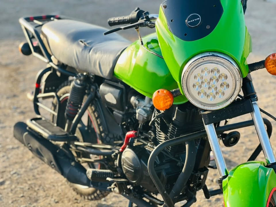 :

دراجة دايوان للبيع 🏍️
اللون: أخضر 💚
المحافظة: واسط – العزيزية
السعر: خاص 
للتواصل واتساب: ***********
