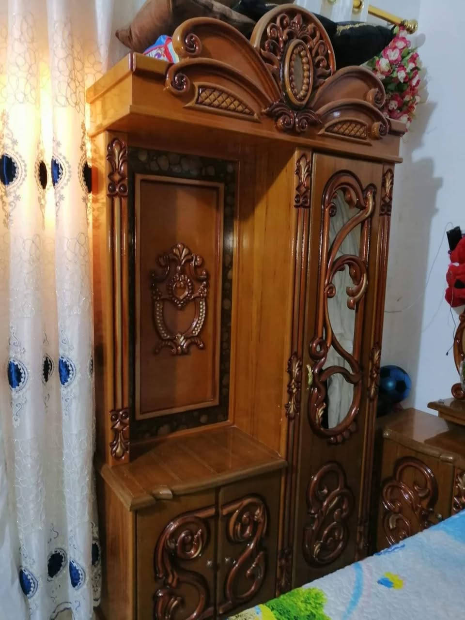 السلام عليكم غرفه للبيع نظيفه كلش صاج درجه اولى  تفاصيل السعر 650 الف قفل
العنوان الزناويه ***********
