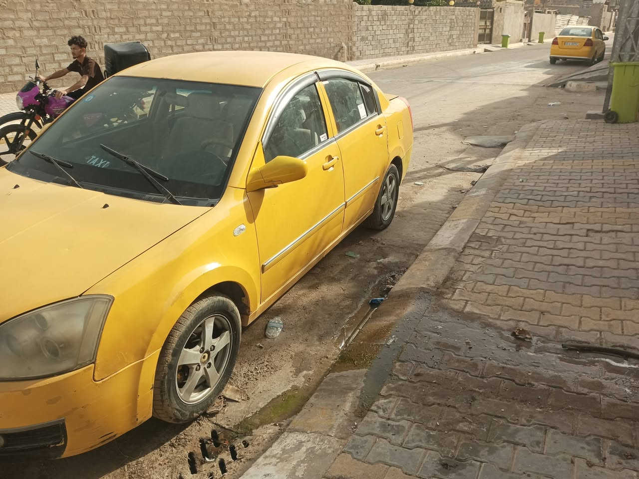 ‏شيري A5
‏صفره بلادي/موديل 11
‏مصفره هيئه /وغرامات
‏رقم بغداد/انكليزي/بسمي /تحويل ثاني يوم
‏كير ومحرك /كامري/ابو الكف/بس الكير مالته يئخر /ينزل من سعره / السعر 35 /وبيه مجال بيع او مراوس بسبعه راكب ***********
