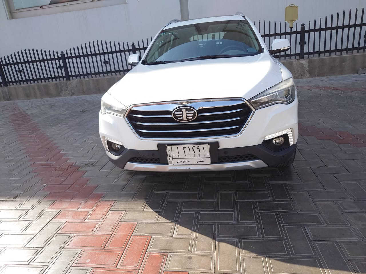 للبيع سيارة Faw X80
موديل 2018.
ماشية أقل من ٧ آلاف يعني زيرو 
- سعة المحرك 1.8 ليتر يتكون من 4 سيلندر بقوة 147 حصان 
- مكيف ديجيتال.
- نظام مراقبة حرارة الخارج.
- مرايا كهربائية تحتوي أضواء إشارة.
- مقاعد جلد.
- مثبت سرعة. 
- شاشة لمس 8 انش. 
- فتحة سقف.
- مقود EPS.
- تحكم مقود.
- نظام فرامل ديسكات امامية وخلفية.
- نظام منع انغلاق المكابح ABS، نظام توزيع قوة الكبح EBD، حزمة الثبات الالكتروني ESP,TCS، تقنية مساعد الفرامل EBA.
- وسائد هوائية عدد 2.
- كاميرا رجوع للخلف للمساعدة بالاصطفاف.
- حساسات أمامية وخلفية.
- مانع سرقة.
- نظام TPMS لقراءة ضغط الهواء في الاطارات
للاتصال
***********
