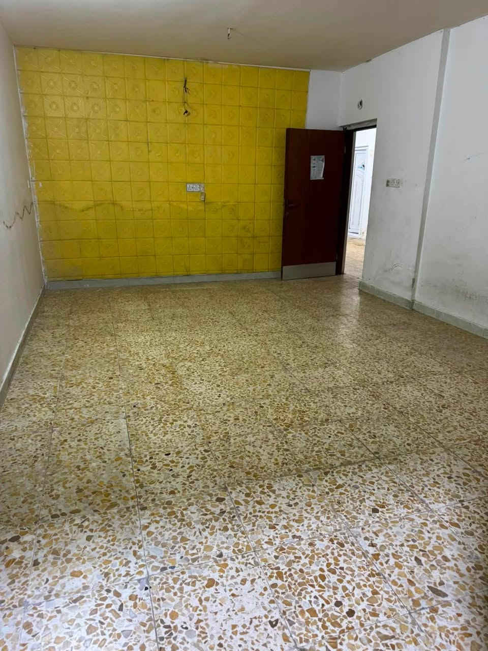 🏠 للإيجار في السيدية – مربع الضباط
مشتمل طابق أول بموقع مميز، يتكون من:
▫️ غرفتين نوم
▫️ صالة
▫️ مطبخ
▫️ خدمات صحية
▫️ مدخلين مستقلين مع عزل تام
▫️ سطحين خاصين

💰 الإيجار: 650 ألف قفل

للاستفسار والتفاصيل 📞
شركة العز العربية
***********

📍 السيدية – مربع الضباط
اختيارك الصحيح يبدأ من المكان الصحيح.
