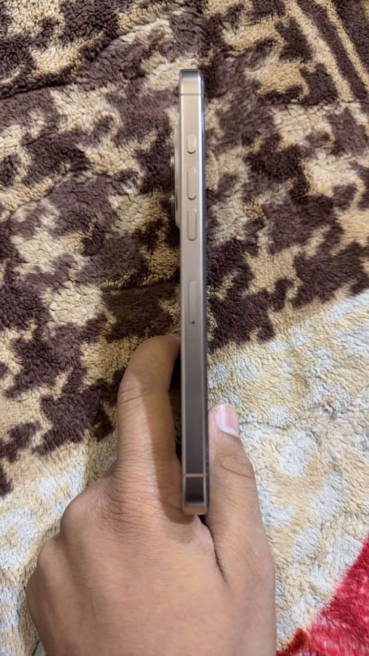 أسلاك عليكم شباب 16 pro max ذاكره 256 بطاريه 97 جهاز جديد كلش بعده ماستخدم شي قليل عدد دوراته 230
اي ستفسار ع رقم ***********
