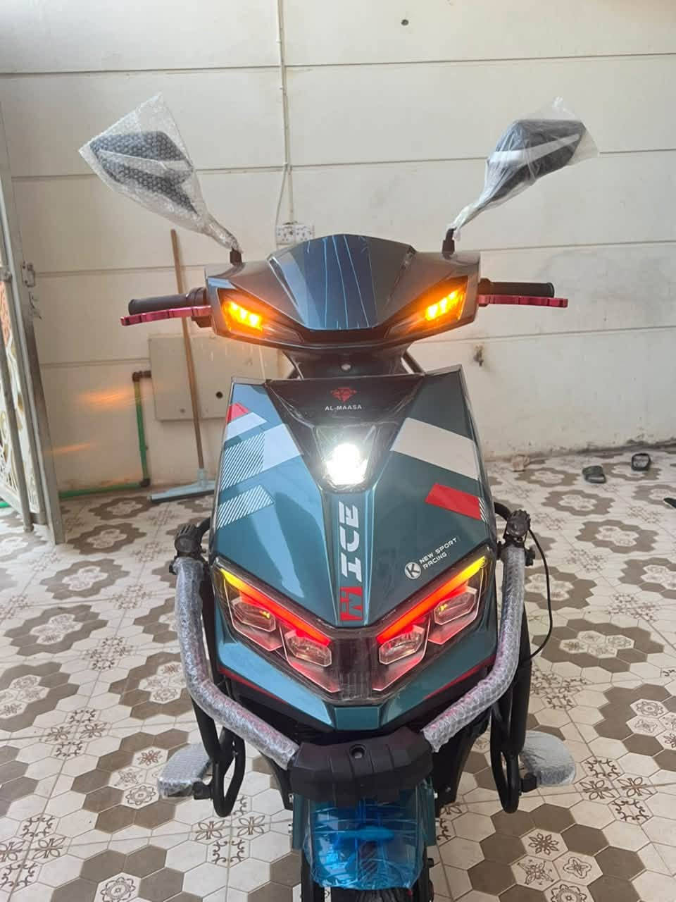 دراجه شركة الماسه 💎
موديل2026
موطور بالكارتون جديد
(اخو الزيروو مستخدم شي قليل جداً مكفول حتى من شخط ...)
(بطاريات عدد 6 على فحص ) 
فول مواصفات  «ملف 3500W)
(نظام  R) (نظام P)
(مخرج شحن USP) 
(سرعة 99 حقيقي) (سرع 4)
(سويجات +بصمات+كرتات)
(مثبت سرعة) 
لايت زنون عالي ناصي 
سماعة بلاتوث بلادي 
جنطه خلفيه بلاديه
اشاير يمنة يسرة دبل اشارة
السعر 700الف
الموقع داخل الرمادي 
الاستفسار :***********
