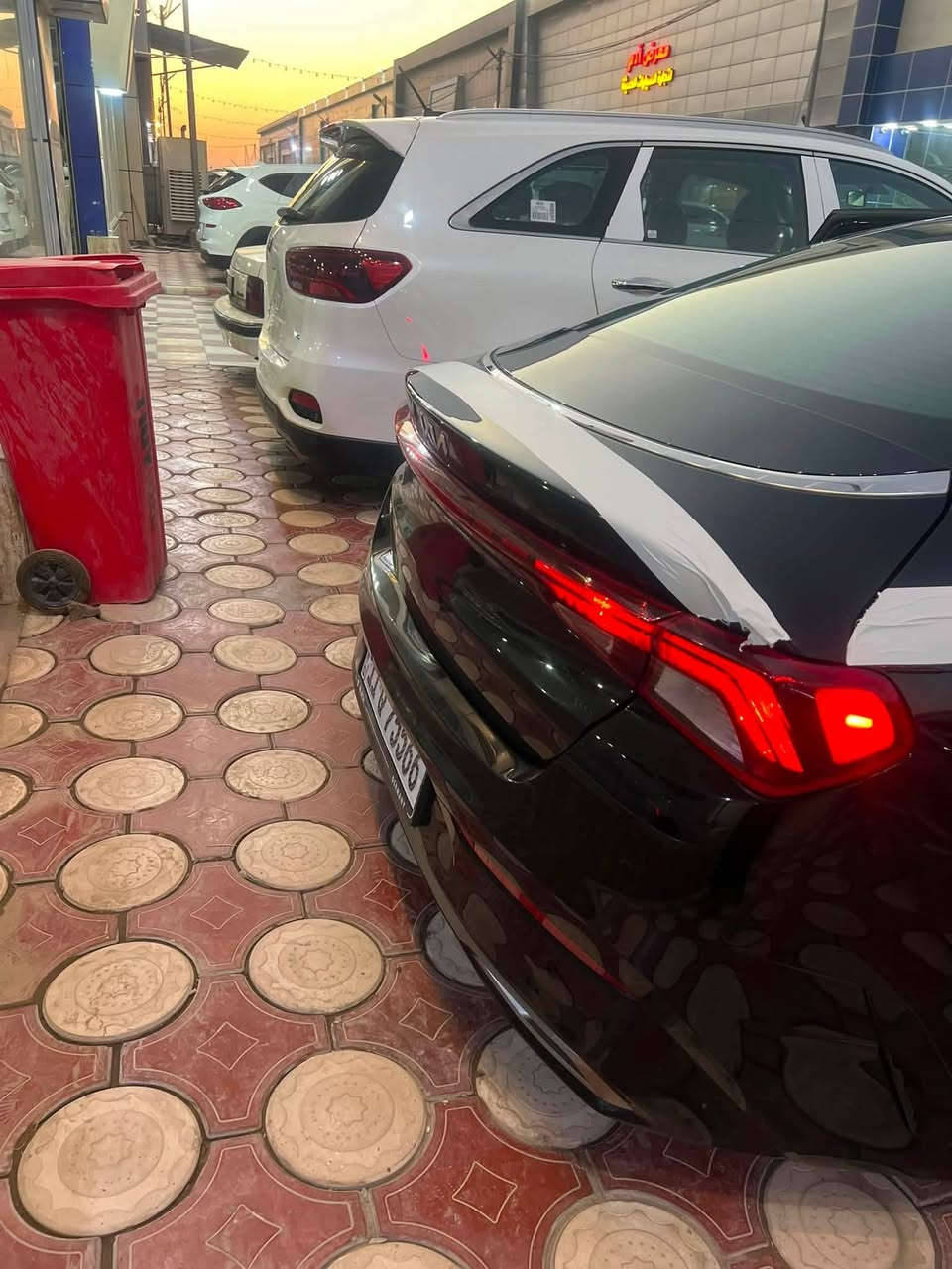 السلام عليكم 
 للبيع او المراوس بقل منه كي فايف وارد. امريكي موديل 23 ،،رقم بغداد حادثه بس البنيد 
ماشيه 61 ميل 
رادار امامي وخلفي وجانبي 
بصمه تشغيل وابواب وجنطه 
تحكم استيرن كامره دواره 
اوتو هولد وتشغيل عن بعد 
وبيهه اهوايه مواصفات بعد 
مكينه كير صدر تخم تاير تبير تدفئه باتري كله جاهز 
مكان السياره بابل محاويل 
رقم الهاتف ***********
