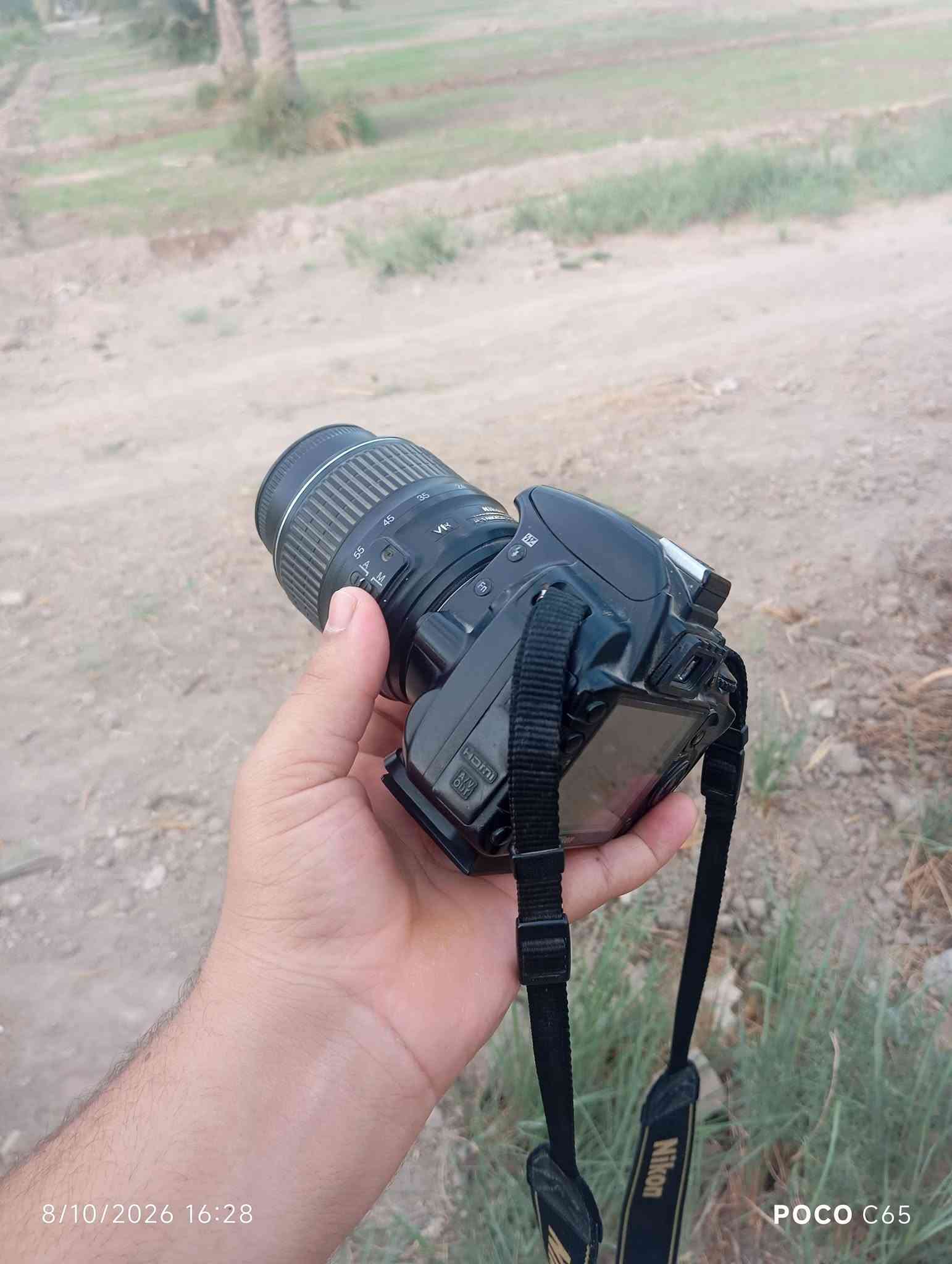 Nikon D3100 • عدسة 18-55 VR • نظيفة
