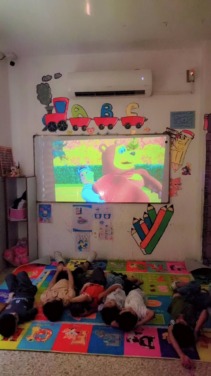 وقت السينما  ضمن برنامج ترفيه يوم الخميس  لأطفالنا
في أكاديمية الدر والماس 
كل ماهو ممتع وتعليمي 
***********
***********
