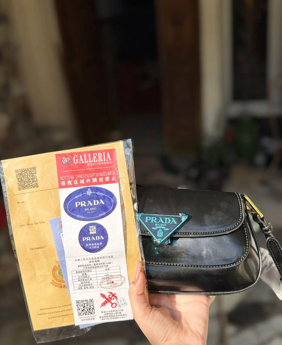 حقيبه ماركه PRADA صنع في MlLANO
