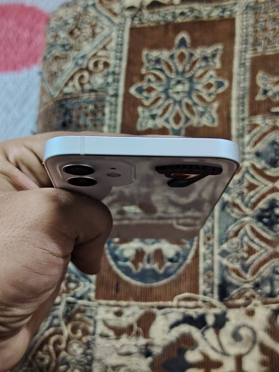 ايفون 12 العادي نضيف ما بي شخط مابدل بي اي شي اذكره 128 بطاريه 91 ما مرفوعه بلادي جهاز نضيف شراي تصل ودلل مكاني بغداد الشعله رقمي ***********
