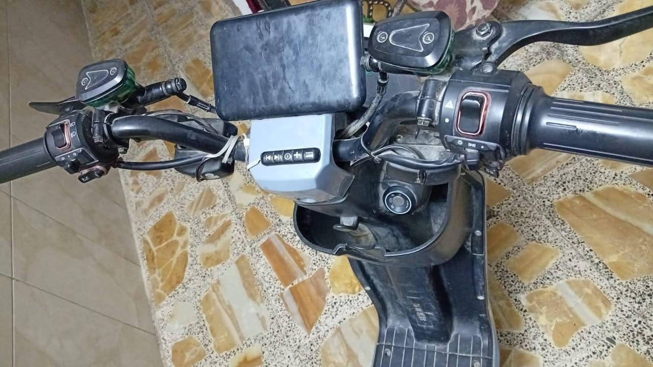 دراجة شحن R9 نظيفة بطاريات عطلانة
السعر ١٥٠
***********

