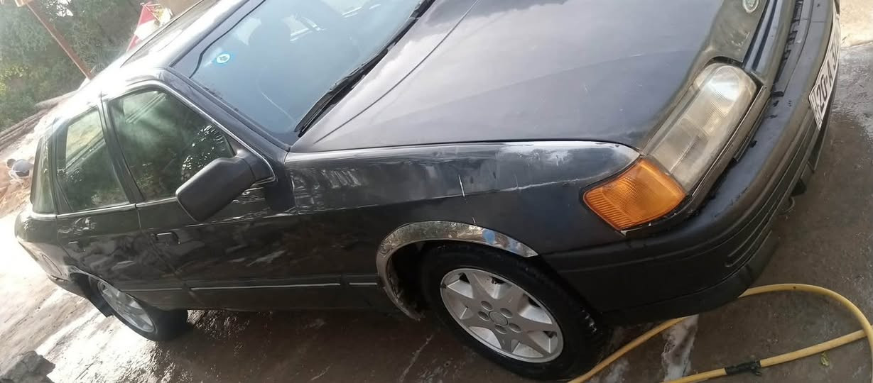 سلام عليكم فورد للبيع او مراوس موديل ١٩٩٠ مكينه وكير بلاديه كير عادي السياره بدون صبغ كلهه على البلاد رقم ديالى بسهه نواقص قليله امراوس او بيع رايدهه ٣٠ وبيهه مجال واذا مراوس سياره بسعرهه  *********** مكاني النجف
