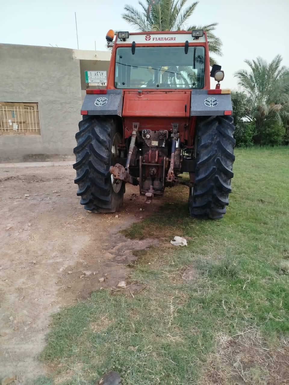 بسم الله الرحمن الرحيم
السلام عليكم
فيات 115 للبيع تكمه عريضه واكسن مخفي كما موضح في الصور 
للاستفسار الاتصال على الرقم التالي ***********
اتصال فقط
