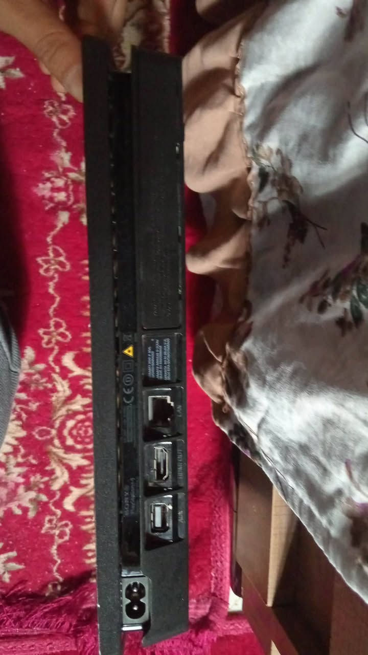سلام عليكم عندي بلي 4 للبيع سلم مهكر
نضام :12:50
يدات : 3اصليات 
الجهاز لا مفتوح ولا مصلح ولا داخل صيانة
نضافة :95% 
السعر :300وبي مجال 
العنوان : موصل
التواصل : ***********
