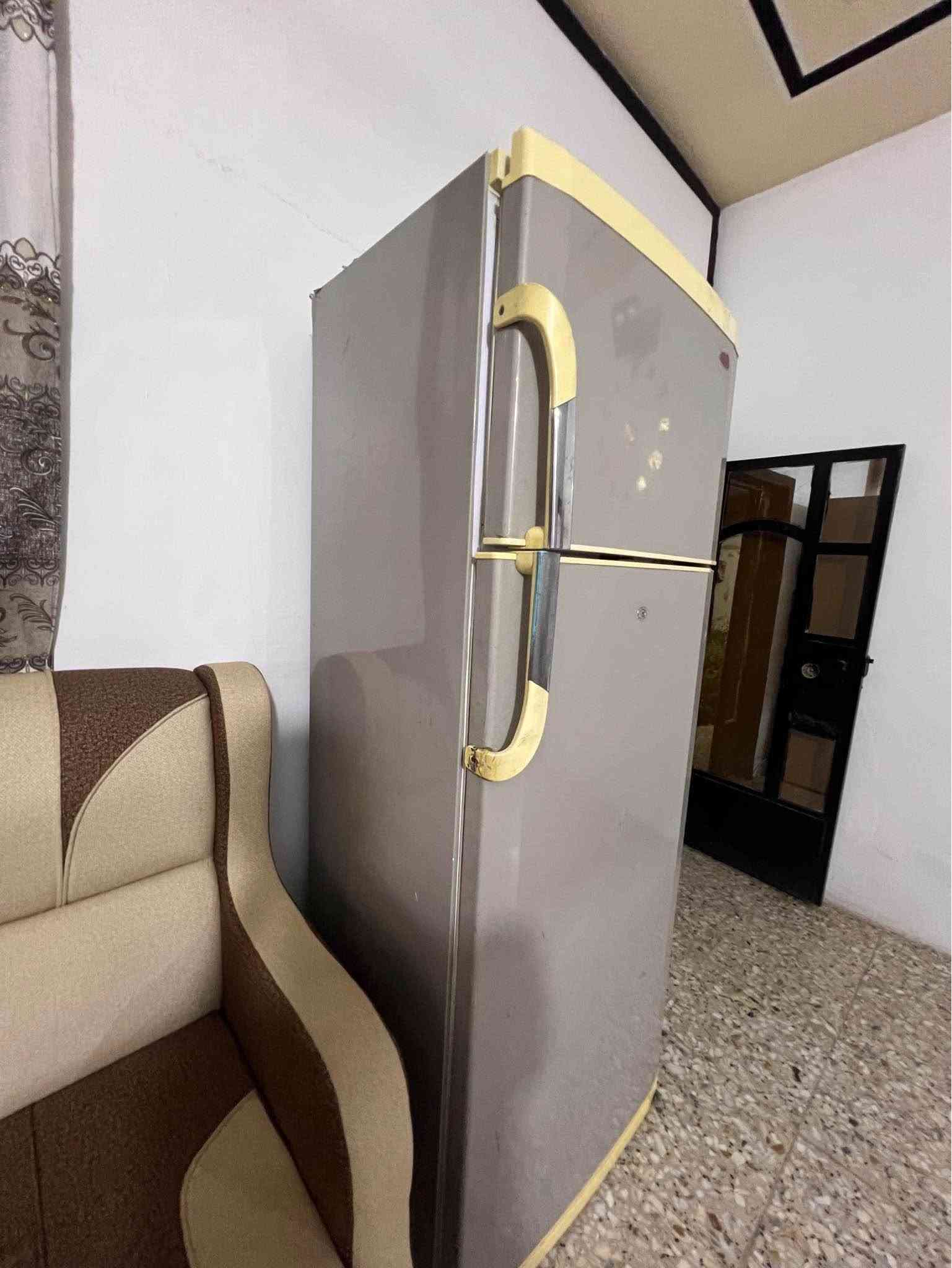 ثلاجه • طول ١٨٥سم • نهايه الشعله