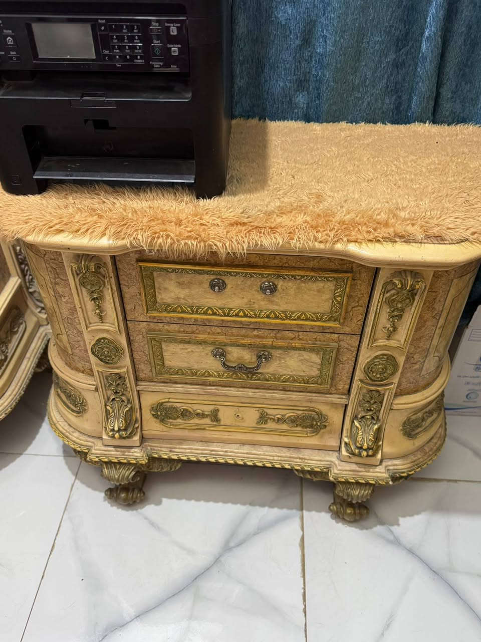 خشاب ماليزي • ميز مرايه • نظيف