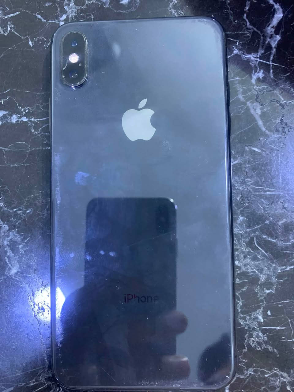 السلام عليكم 
ايفون XS Max ذاكرة 256 مبدل شاشة وبطارية جهاز نظيف وشغال  140 وبي مجال
العنوان الشعب 
***********
