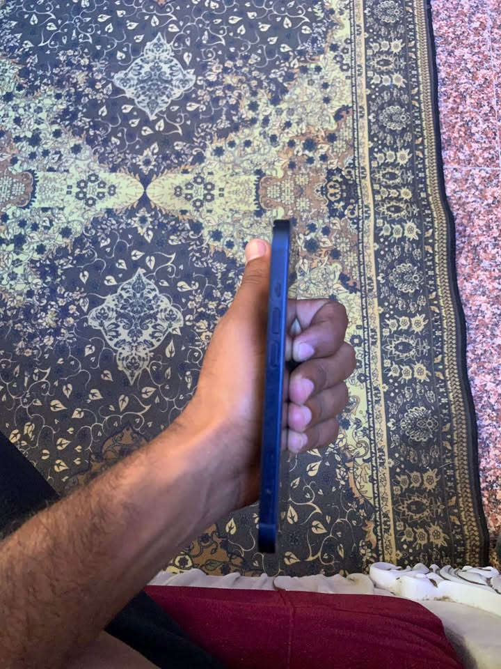 جهاز ايفون 13عادي جهاز كفاله بطاريته ٩٢
يرهم مراوس وهذا رقمي ***********
