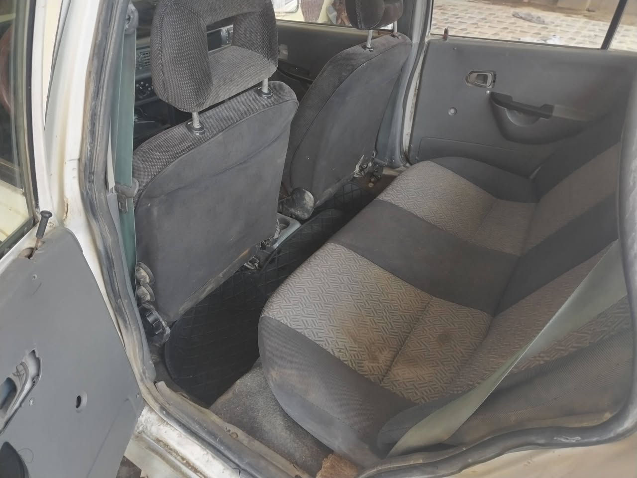 دايو سلو موديل ٩٥ رقم صلاح الدين سياره جاهزه شغاله اذا اكو مراوس بهايفي عادي السعر ١٥ مكان السياره الضلوعيه الحردانيه ***********
